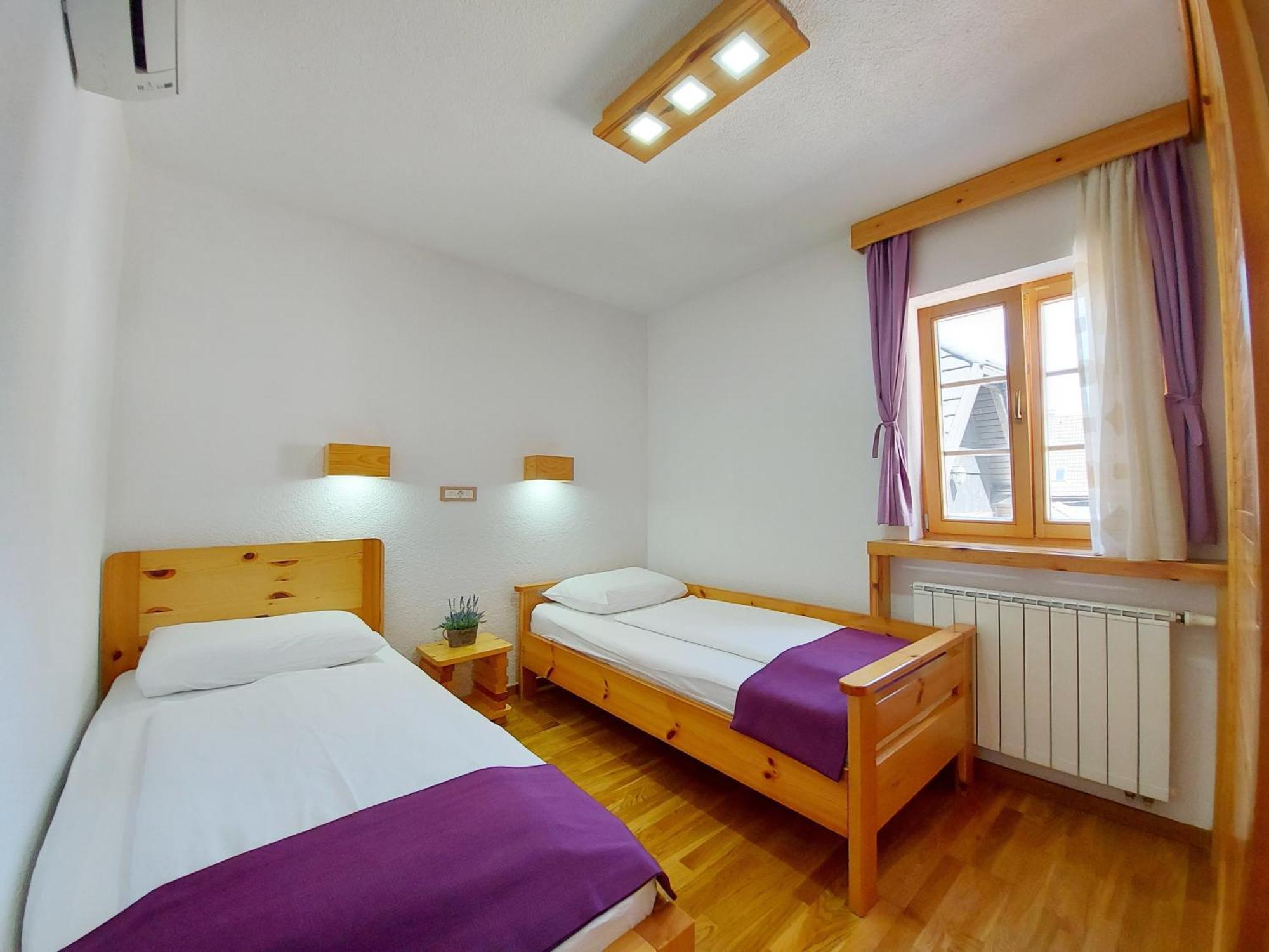 Plitvice Etno House II Bed & Breakfast Jezerce Exterior photo